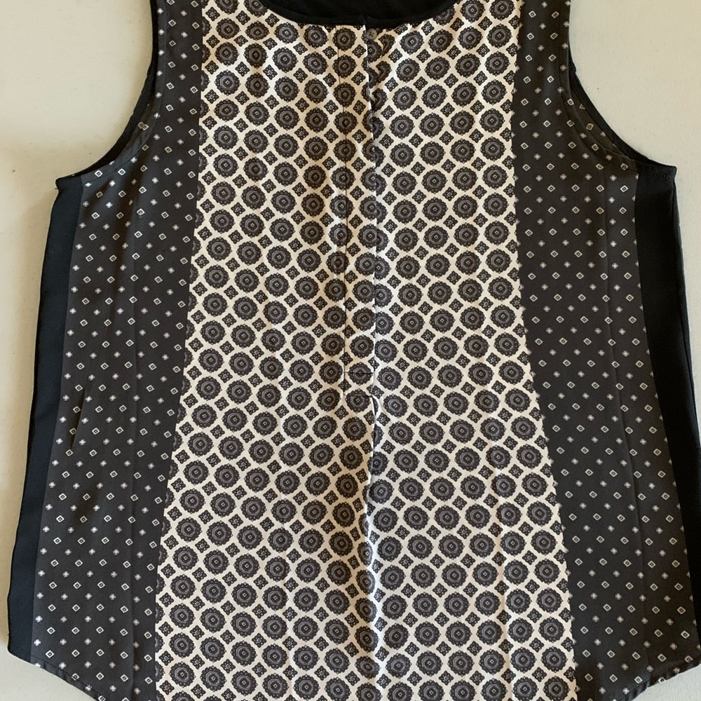 Sleeveless Print Blouse